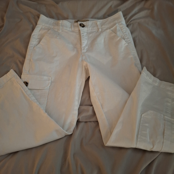 Democracy Women's White Cropped Cargo Denim Jeans - Picture 4 of 11